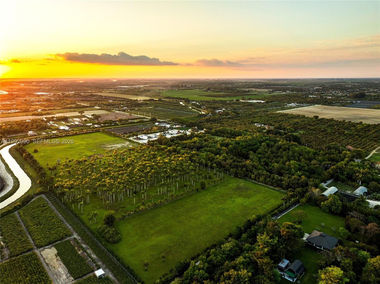 BREEZY OAKS - Land