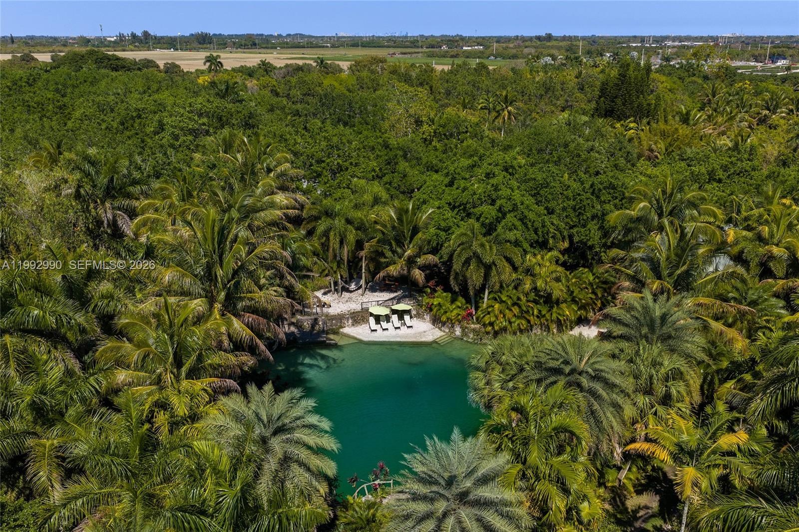 BREEZY OAKS - Land