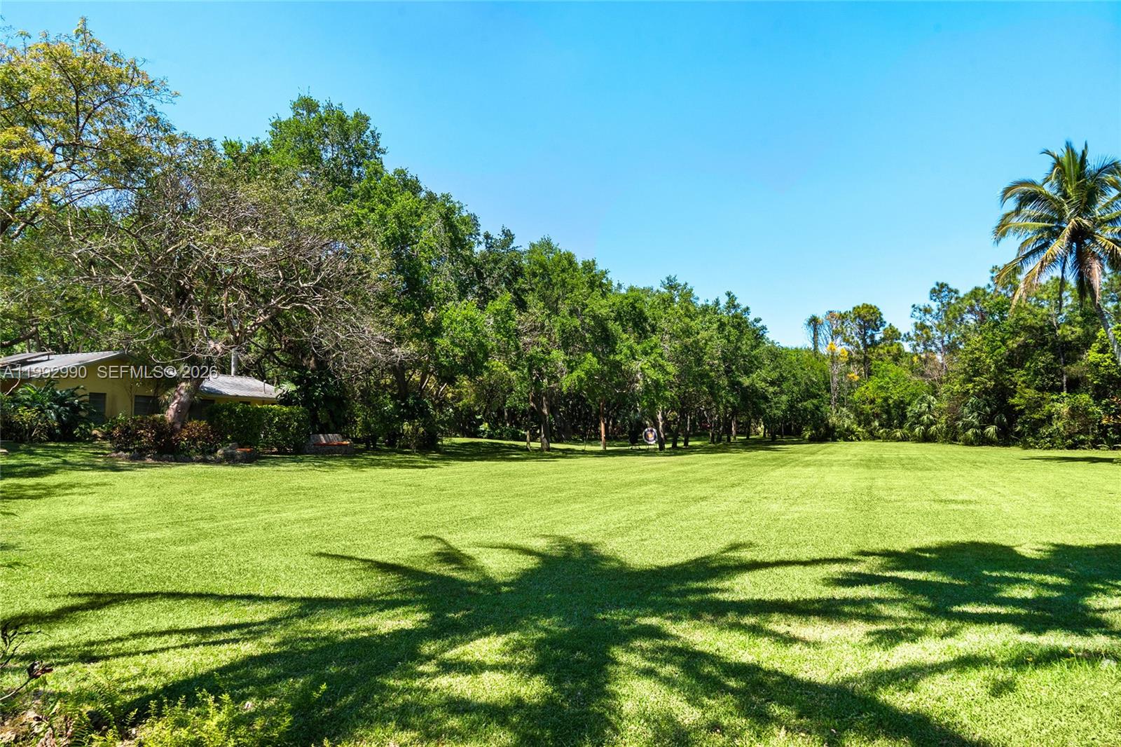 BREEZY OAKS - Land