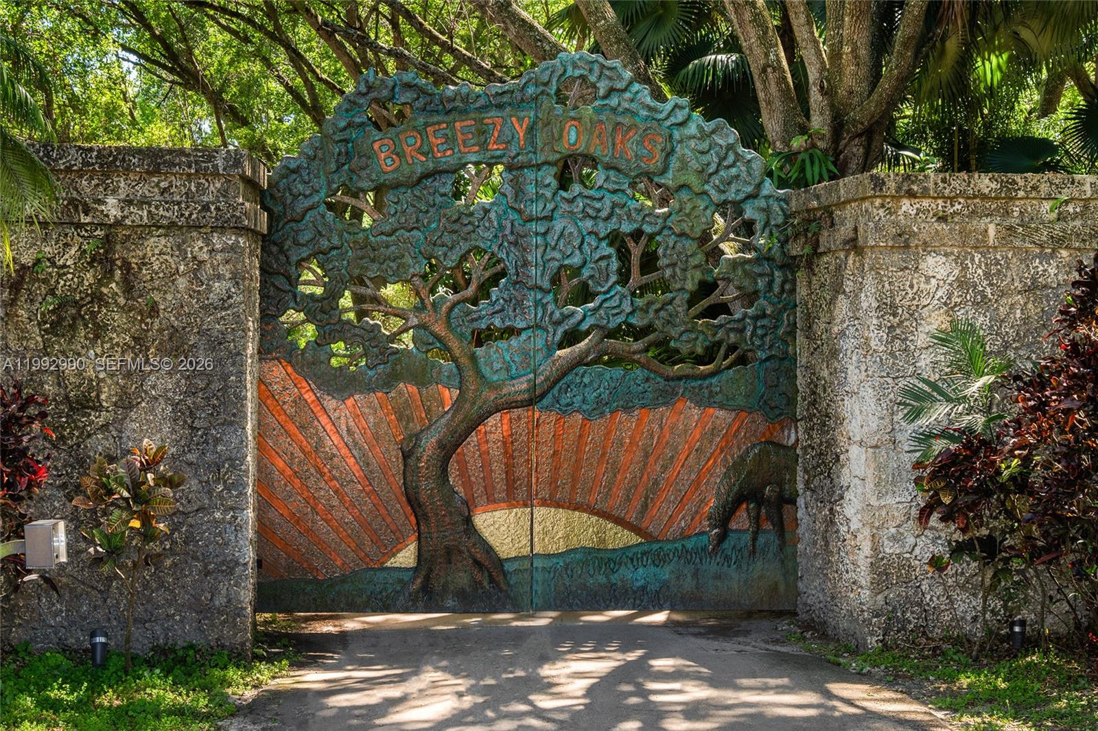 BREEZY OAKS - Land