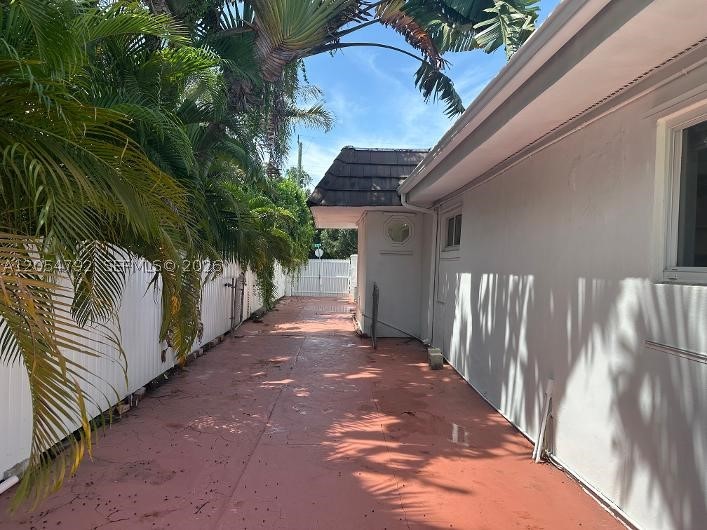 1ST ADDN BISCAYNE LAWN - Residential Lease