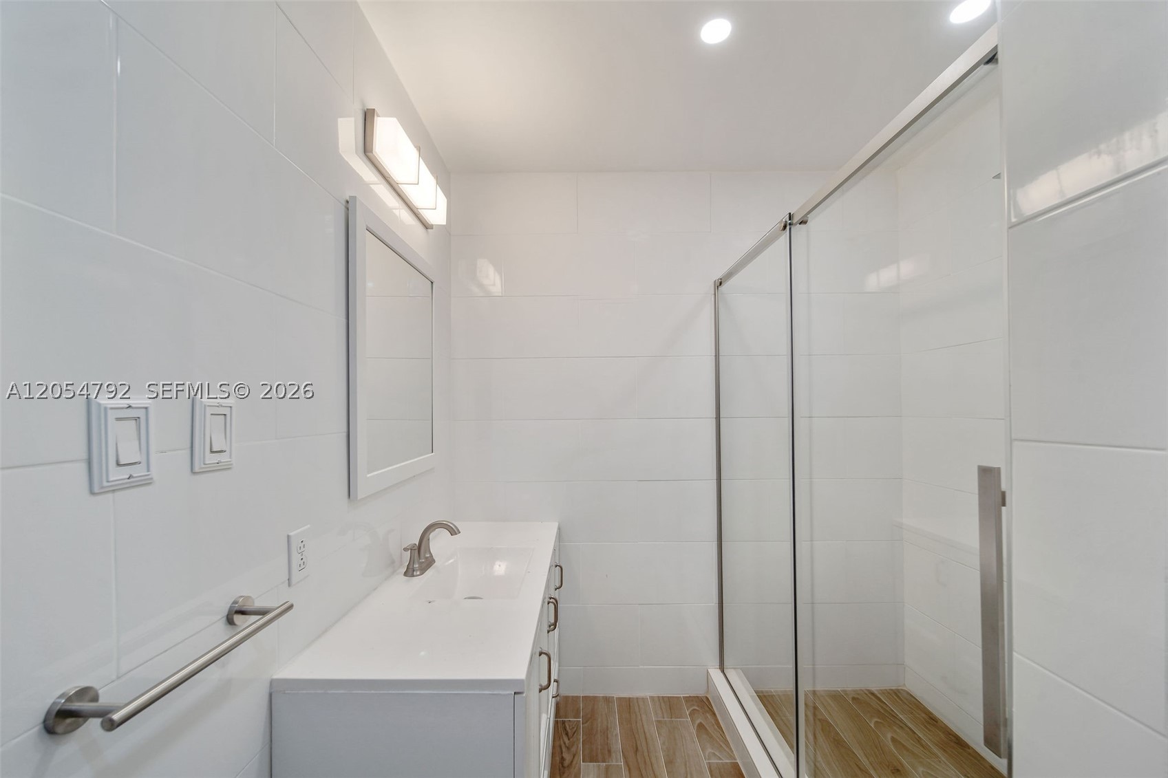 1ST ADDN BISCAYNE LAWN - Residential Lease