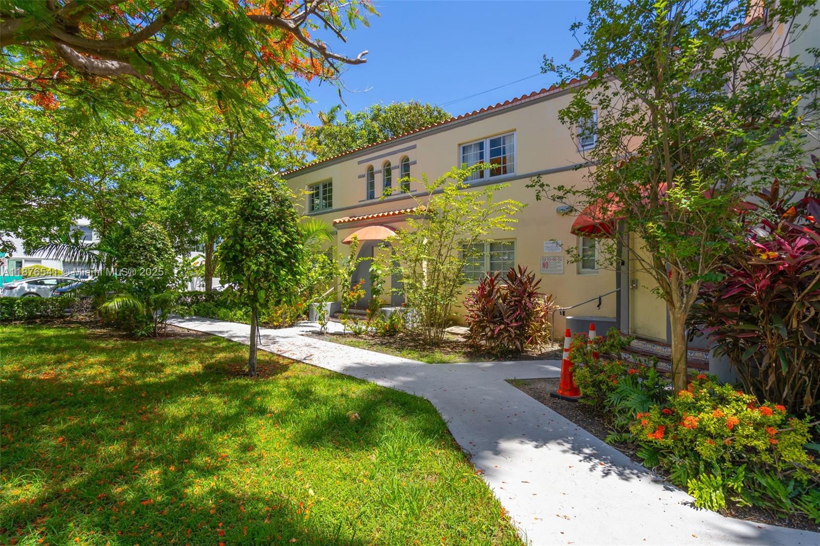 EVA CONDO - Residential Lease