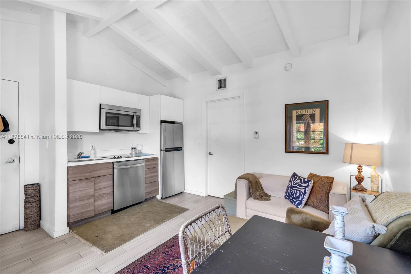 EVA CONDO - Residential Lease