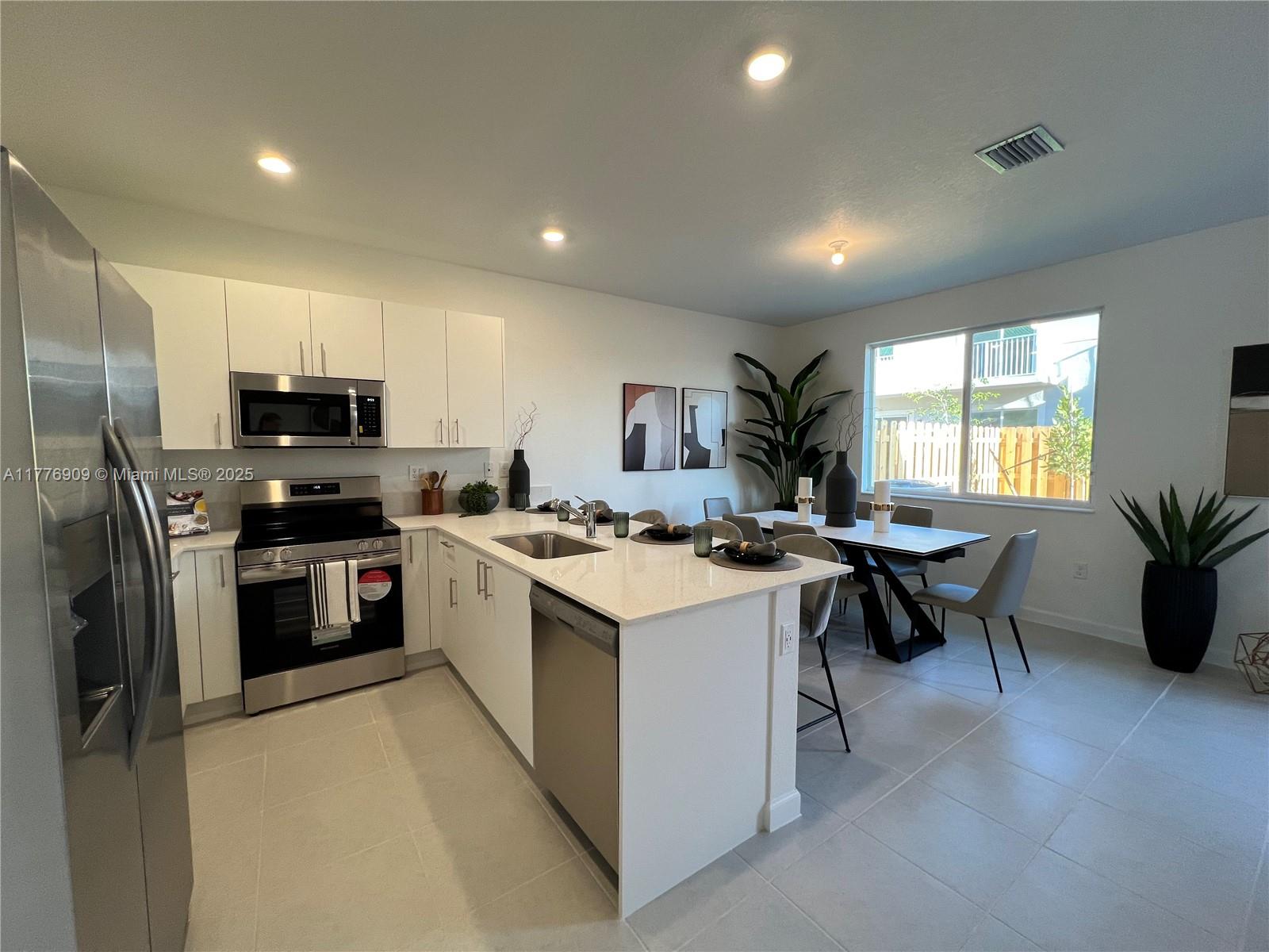 TERRA SOL - Residential Lease