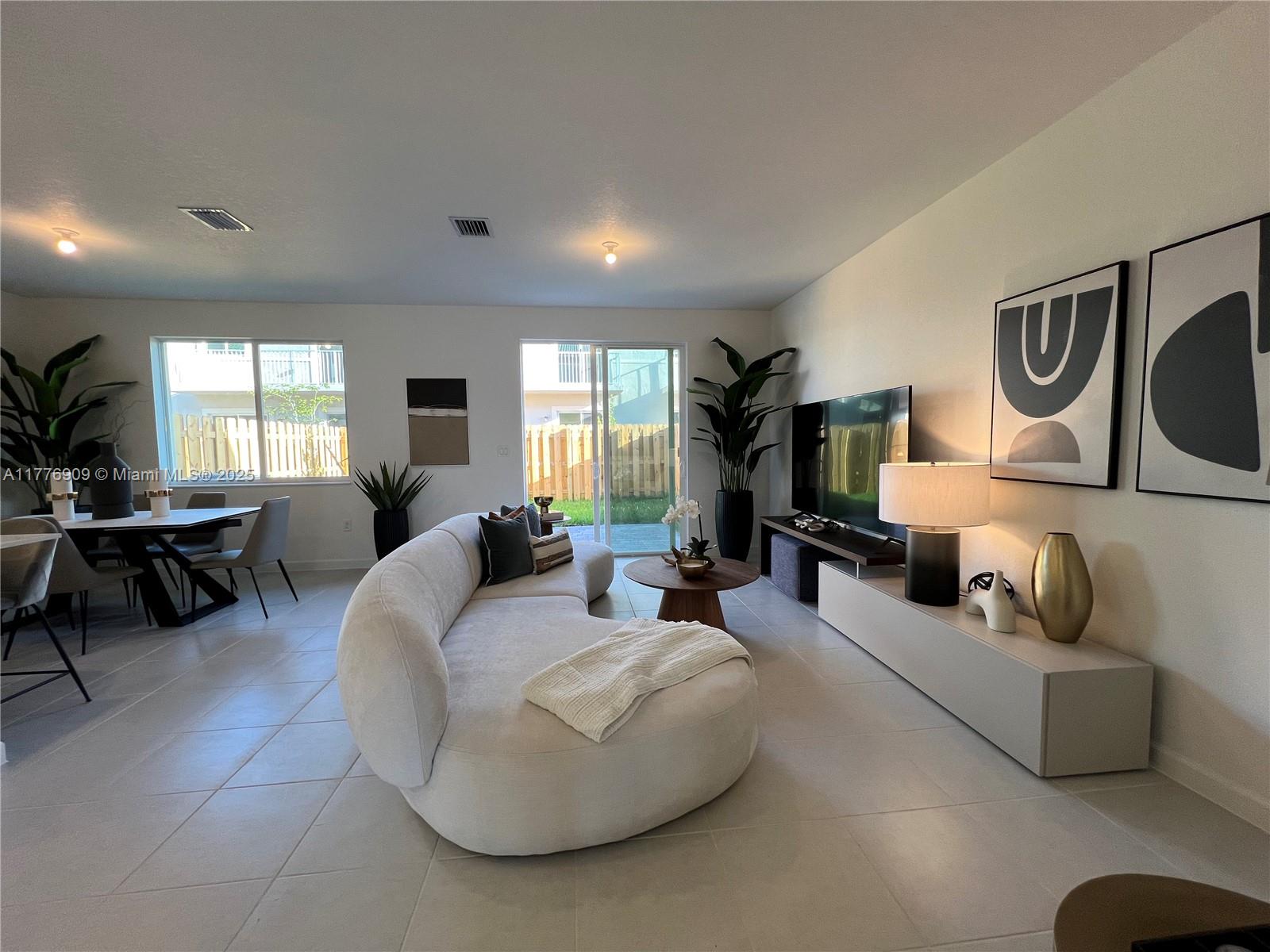 TERRA SOL - Residential Lease