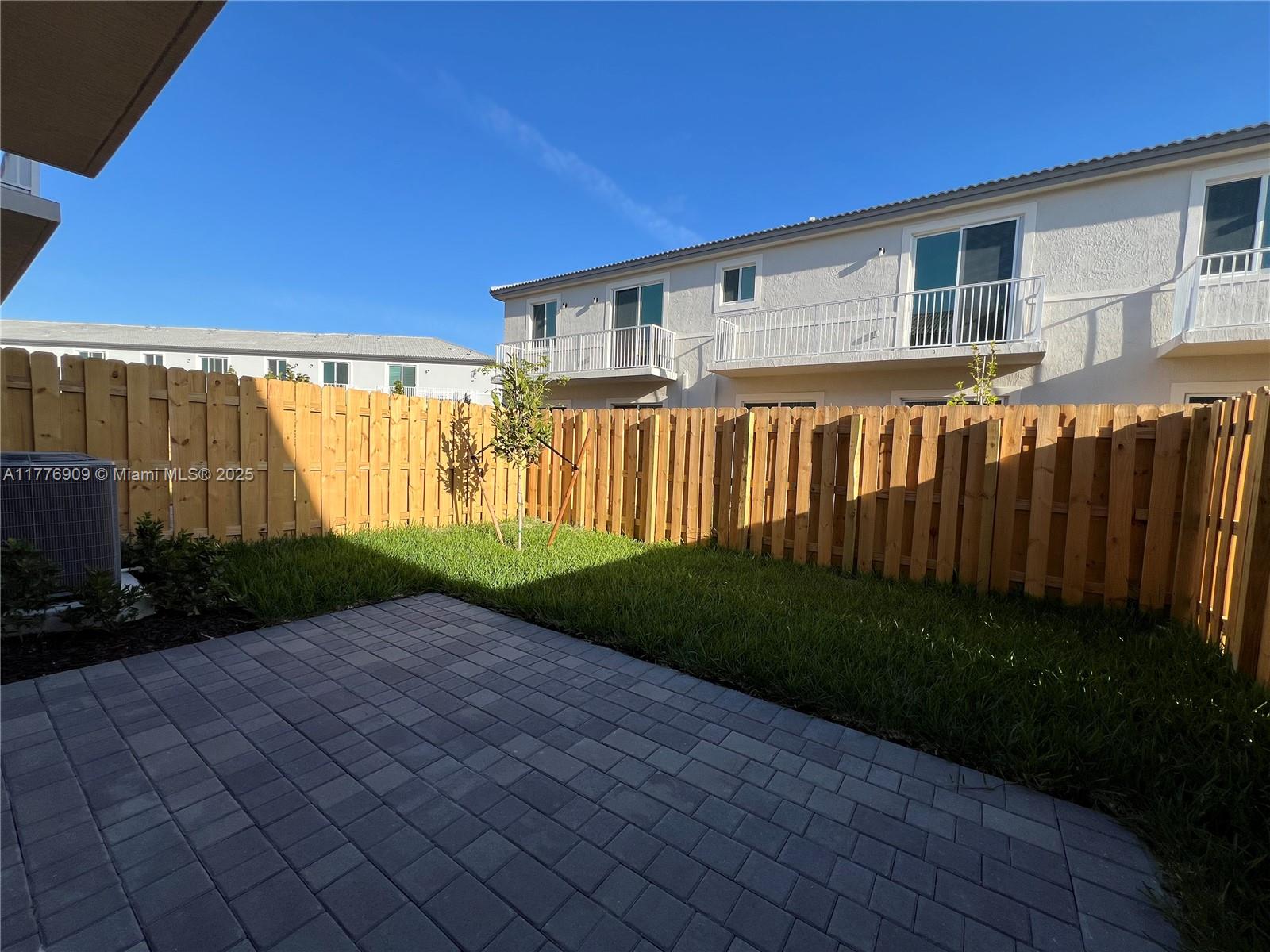 TERRA SOL - Residential Lease