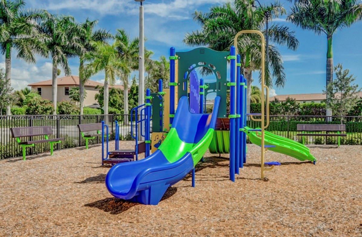 TERRA SOL - Residential Lease