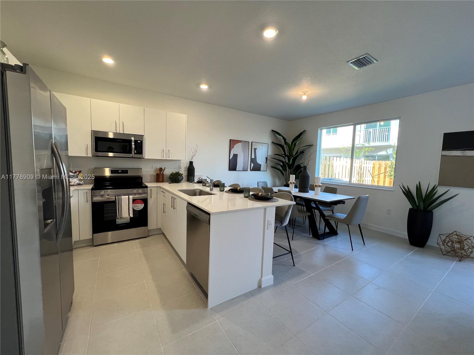 TERRA SOL - Residential Lease