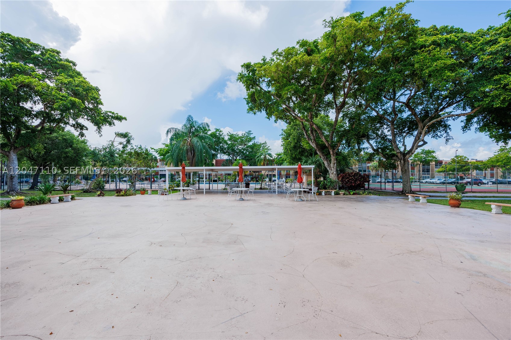 OAKBROOK I CONDO - Residential