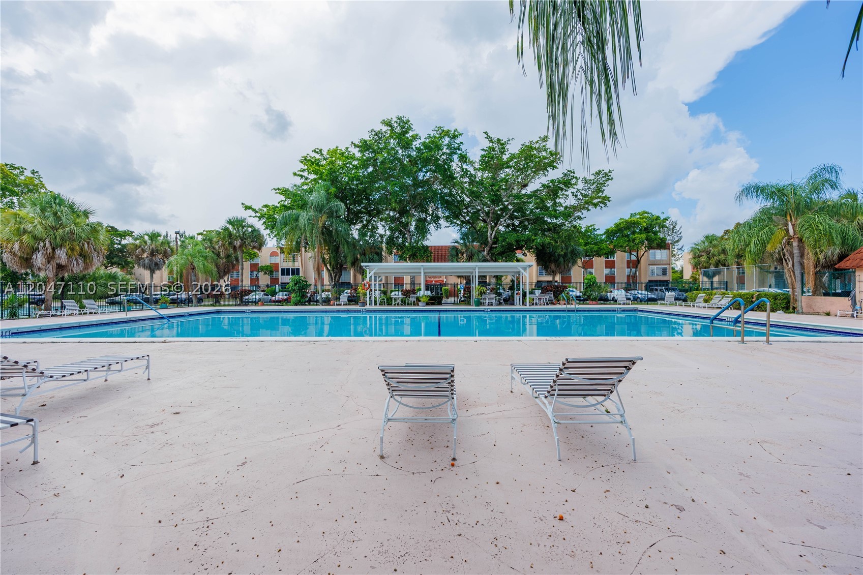 OAKBROOK I CONDO - Residential