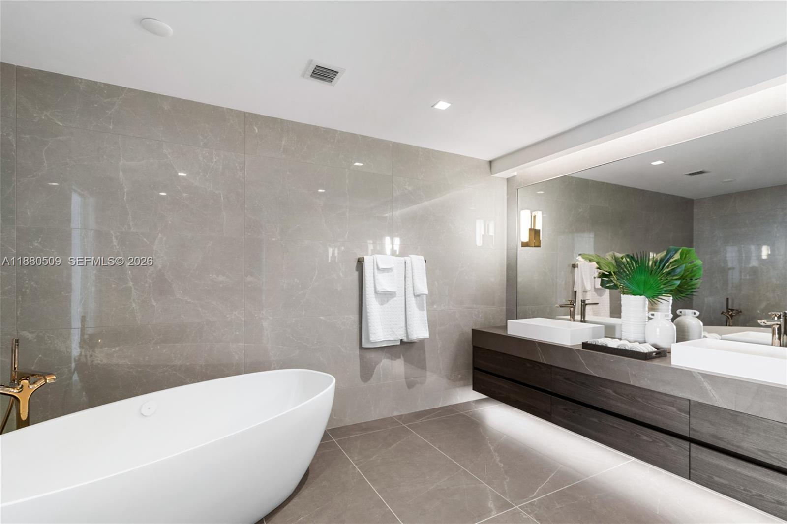 Solemar Beach Condo - Residential
