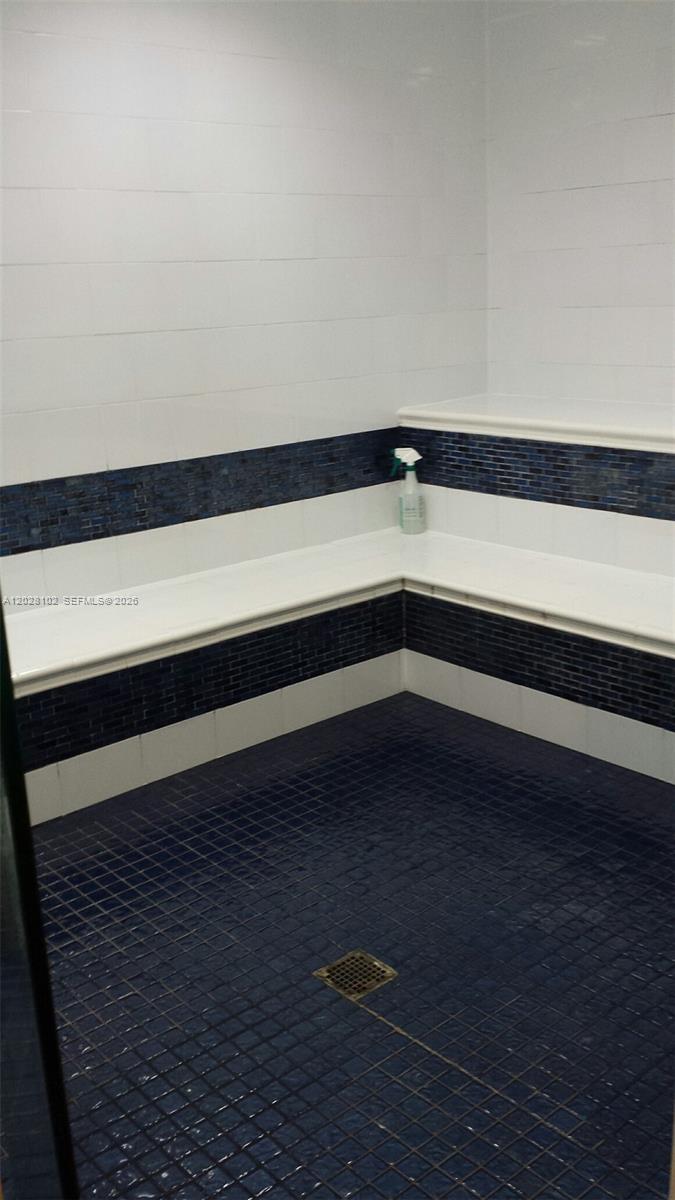 BLUE DIAMOND CONDO - Residential