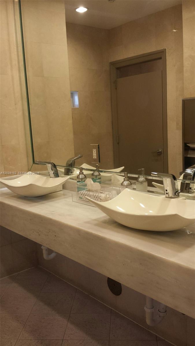 BLUE DIAMOND CONDO - Residential