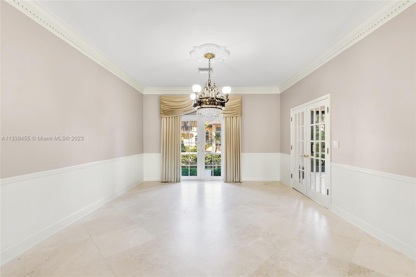 CORAL ISLES - Residential