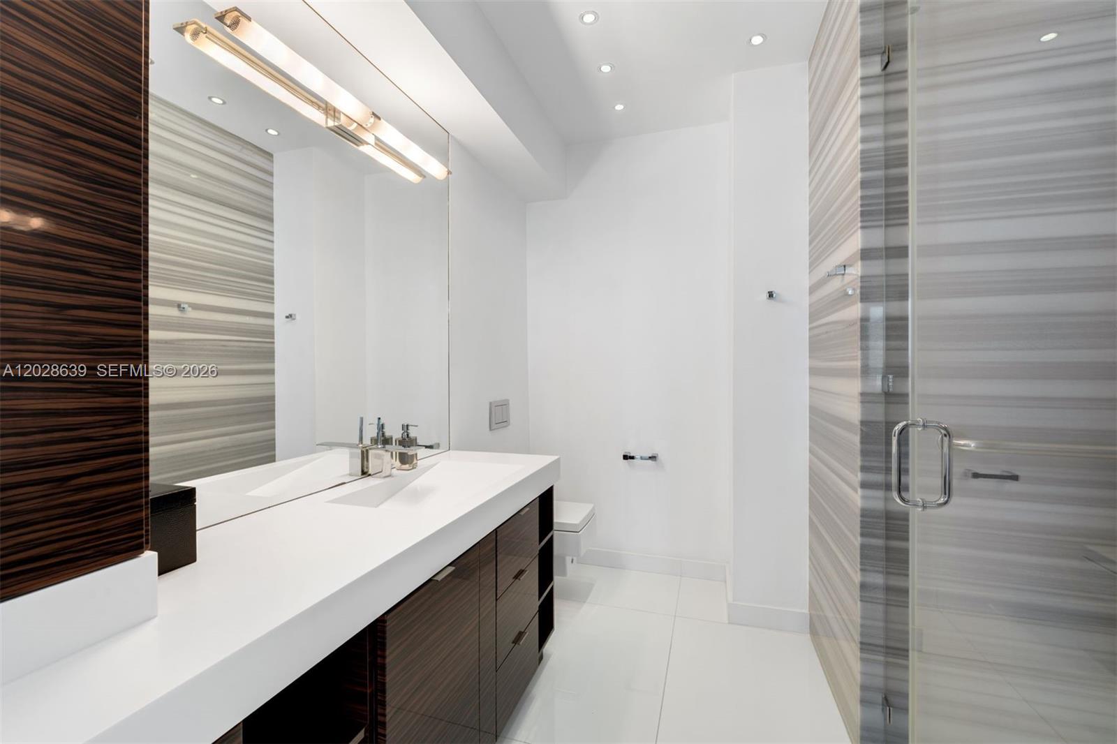 SOUTH POINTE TOWERS CONDO - Residential