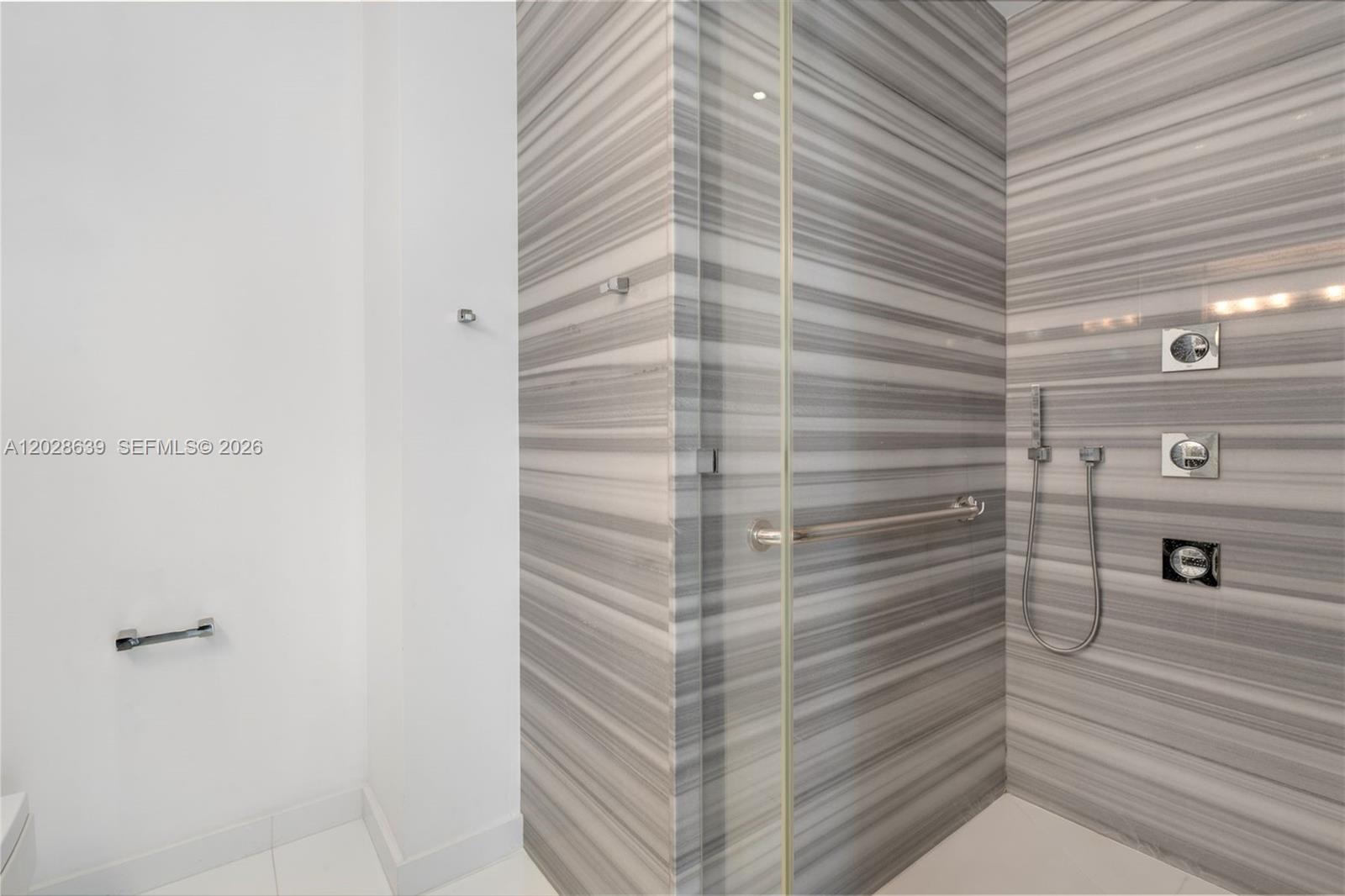 SOUTH POINTE TOWERS CONDO - Residential