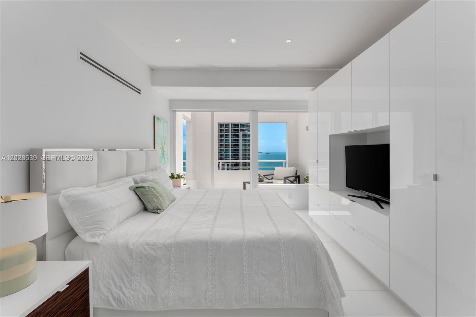SOUTH POINTE TOWERS CONDO - Residential