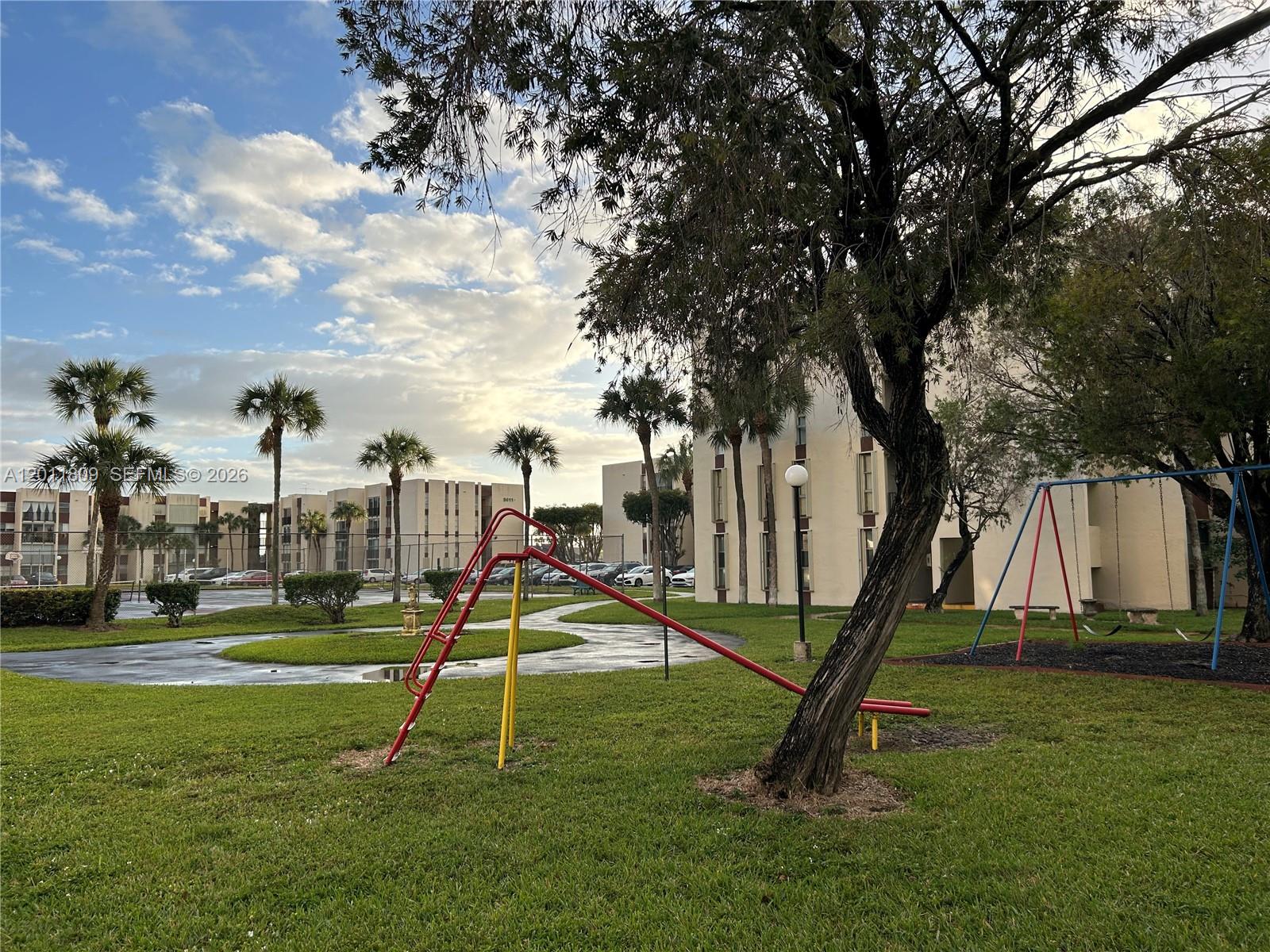 VERSAILLE GARDENS I CONDO - Residential