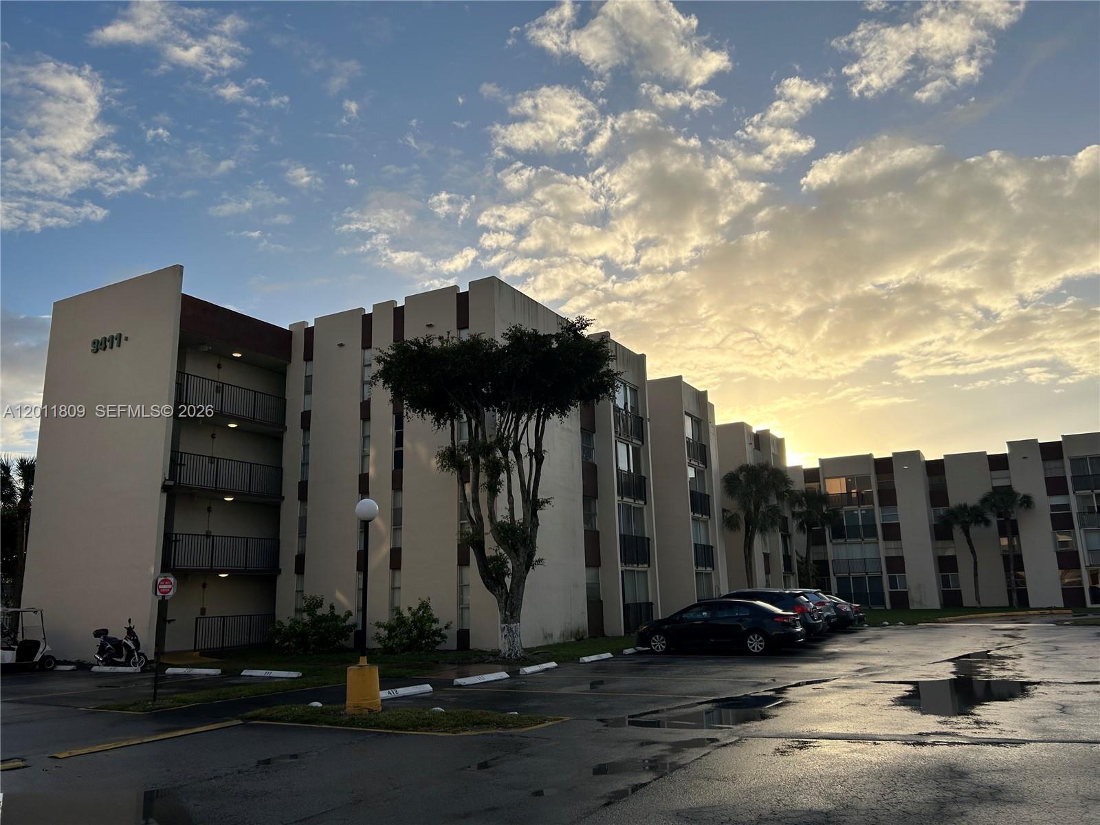 VERSAILLE GARDENS I CONDO - Residential
