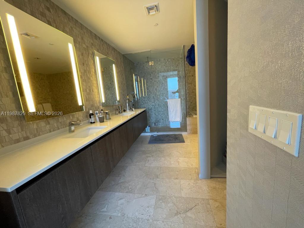 RISE CONDO - Residential