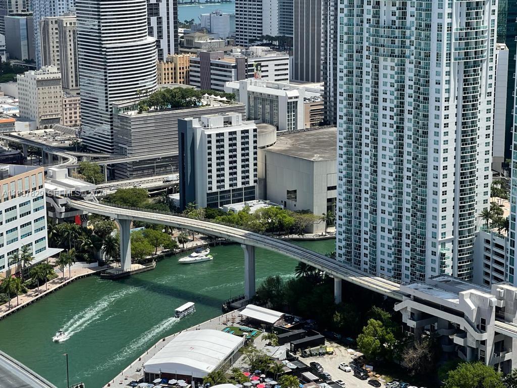 RISE CONDO - Residential