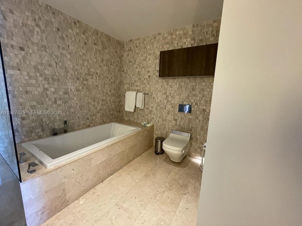 RISE CONDO - Residential