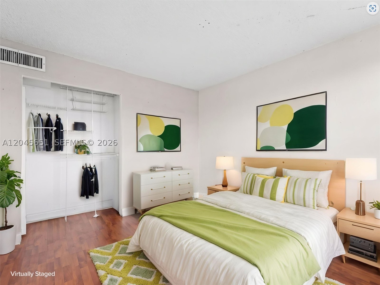 FIRST FORUM CONDO - Residential
