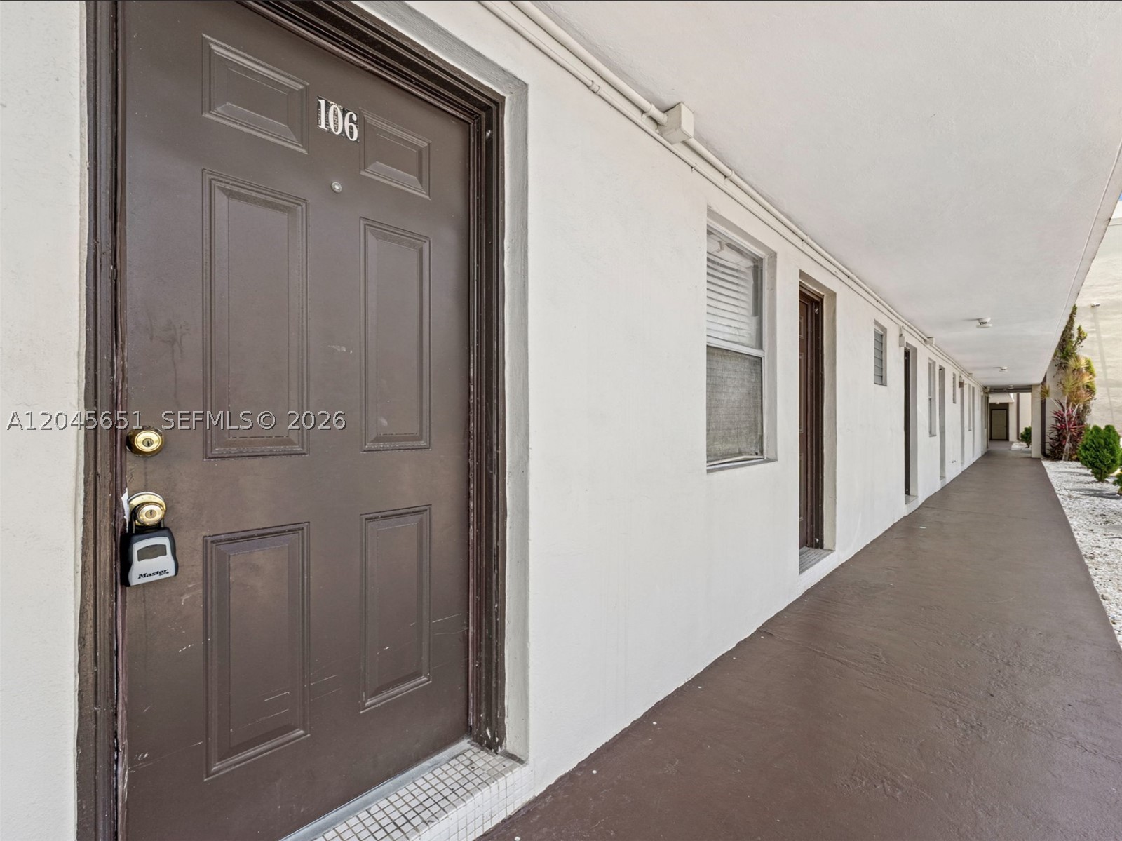 FIRST FORUM CONDO - Residential