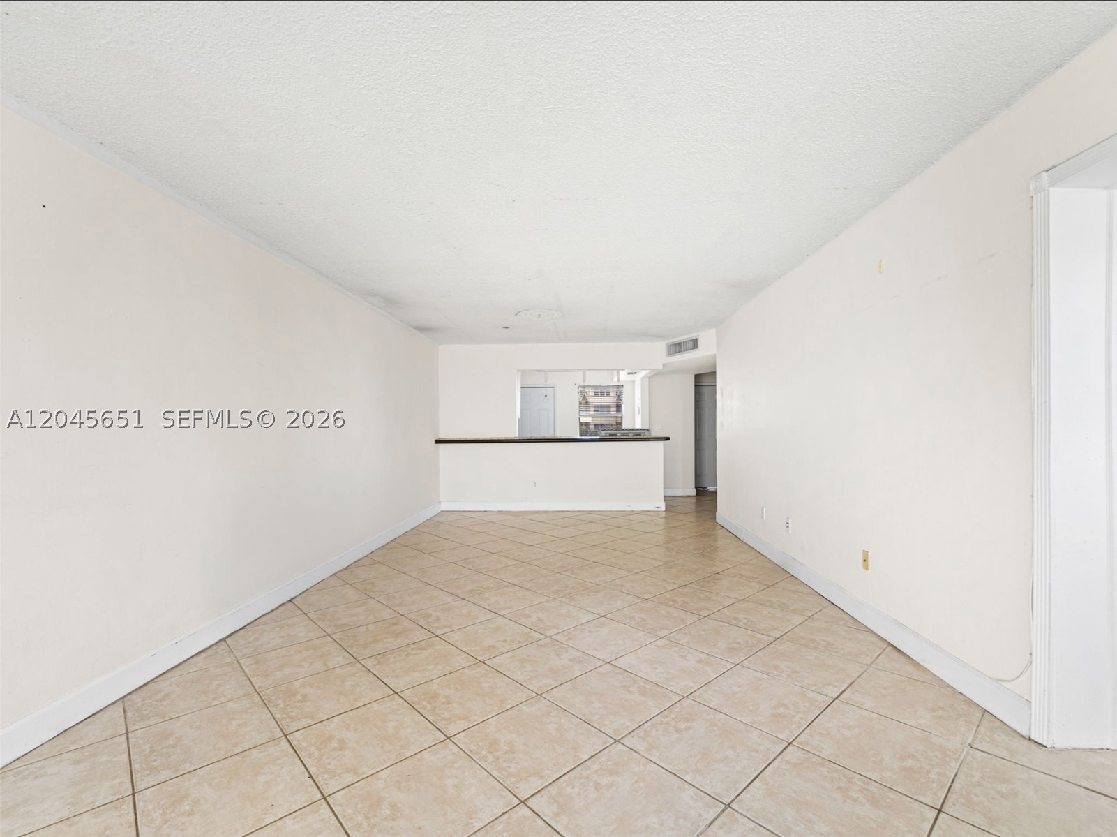 FIRST FORUM CONDO - Residential