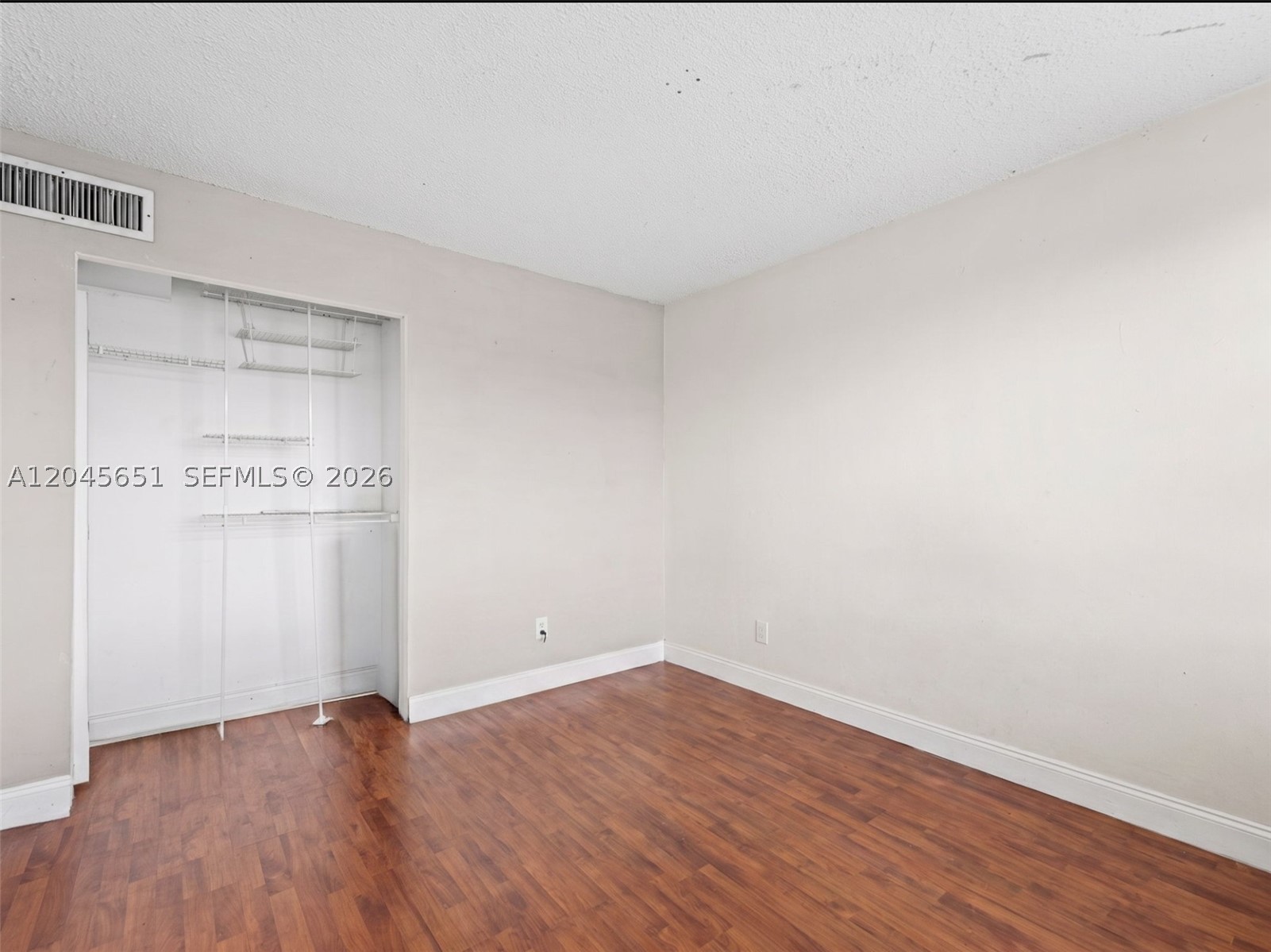 FIRST FORUM CONDO - Residential