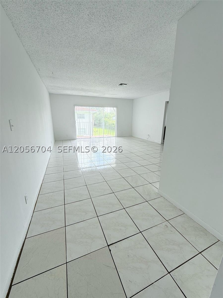 VILLAS AT CORAL SPRINGS - Residential Lease