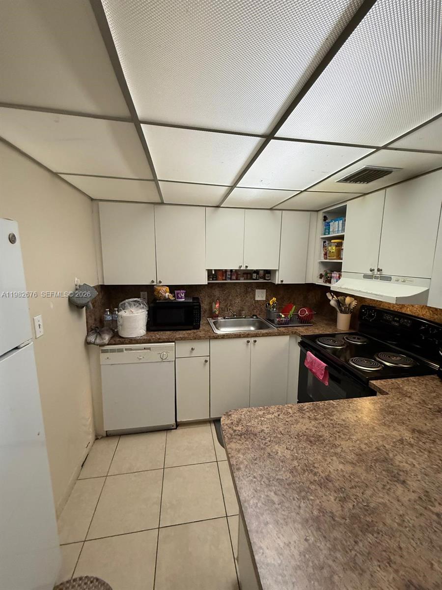 NEWPORT AT LAUDERHILL CON - Residential