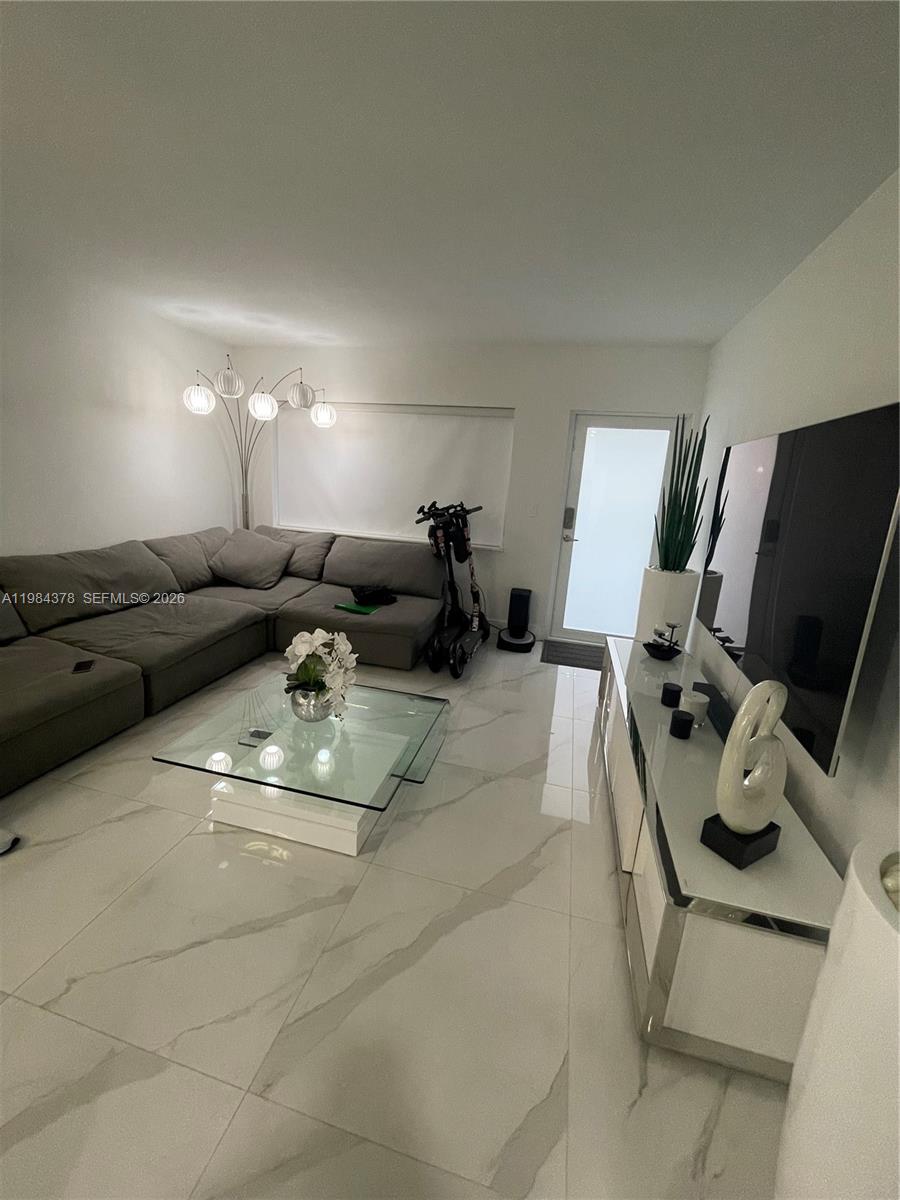 PLAZA CONDO - Residential