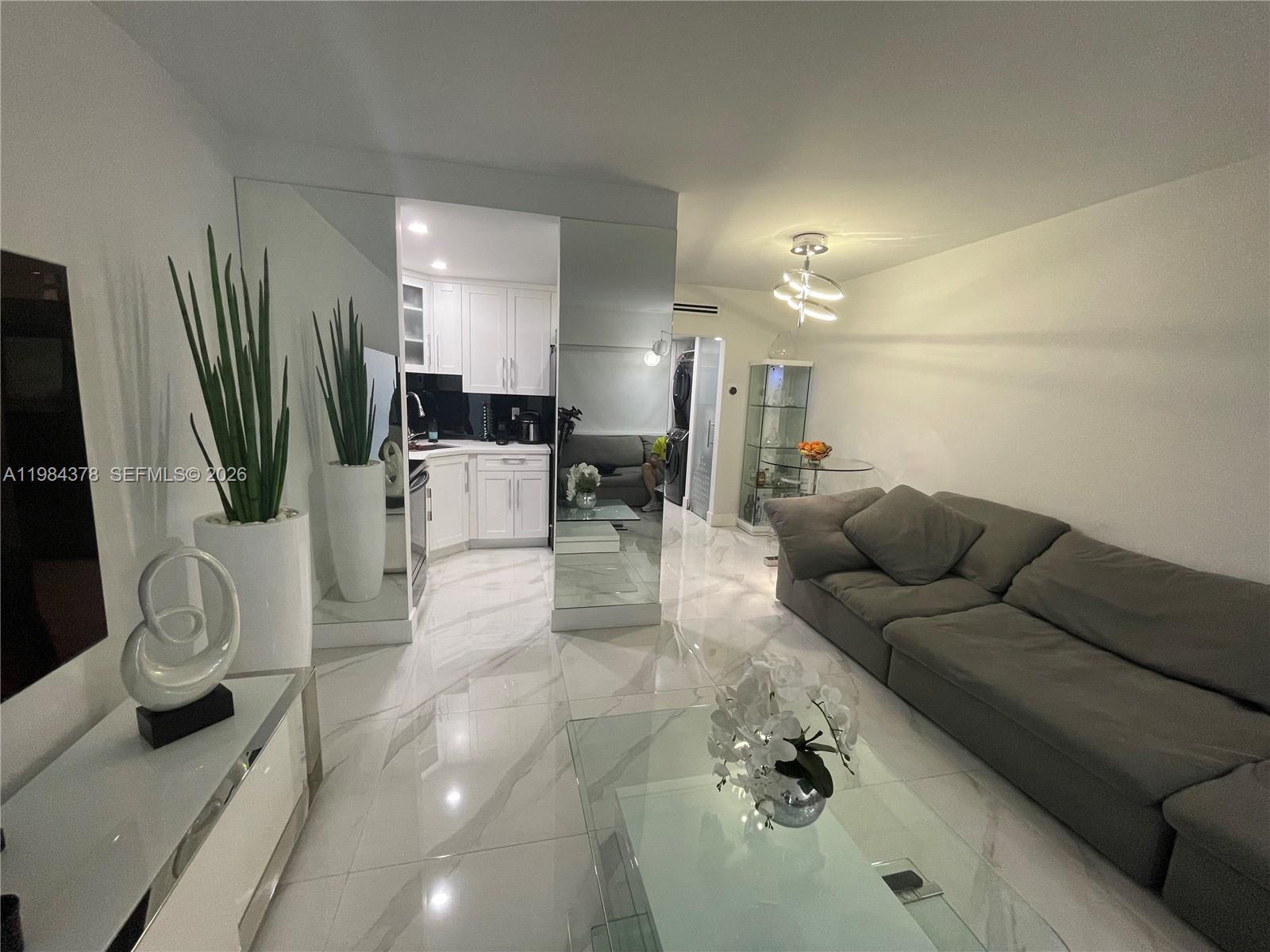 PLAZA CONDO - Residential