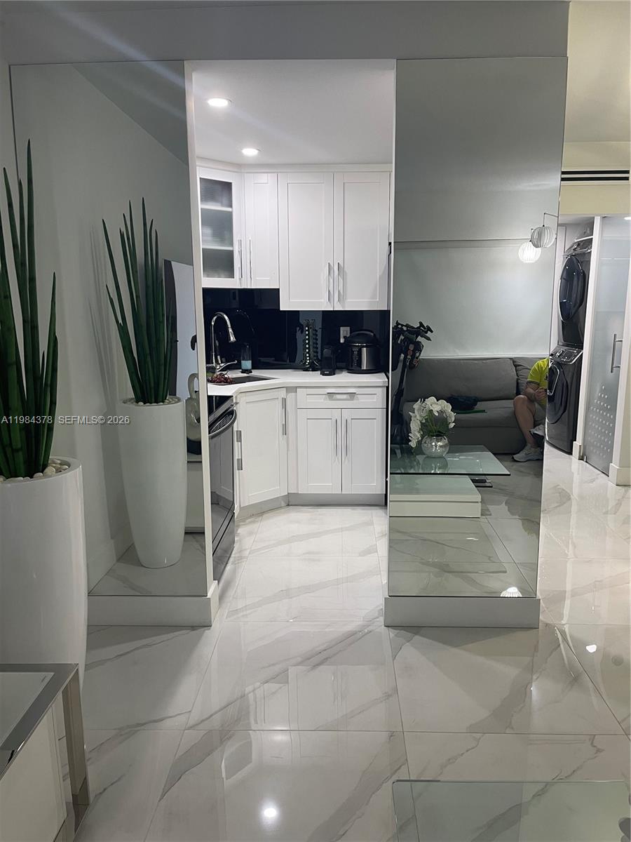 PLAZA CONDO - Residential