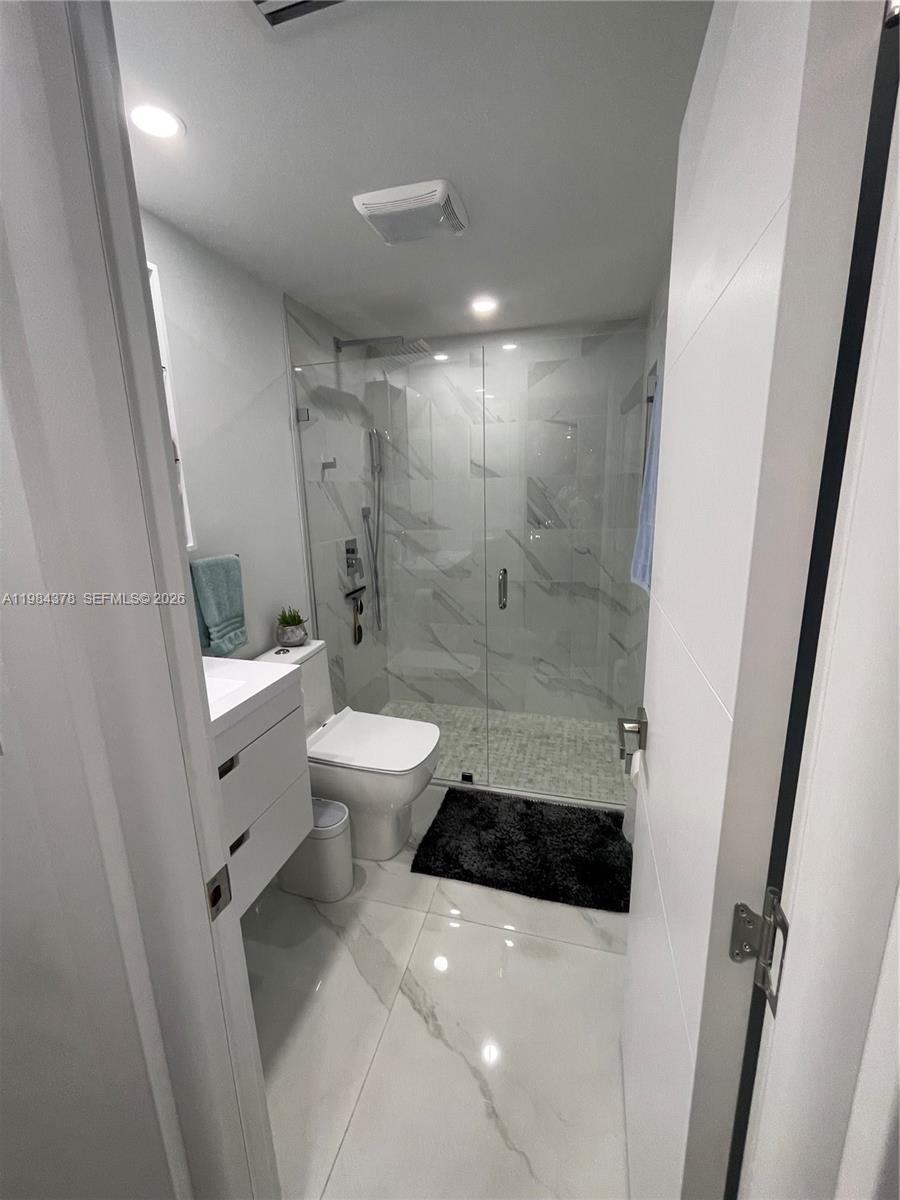 PLAZA CONDO - Residential