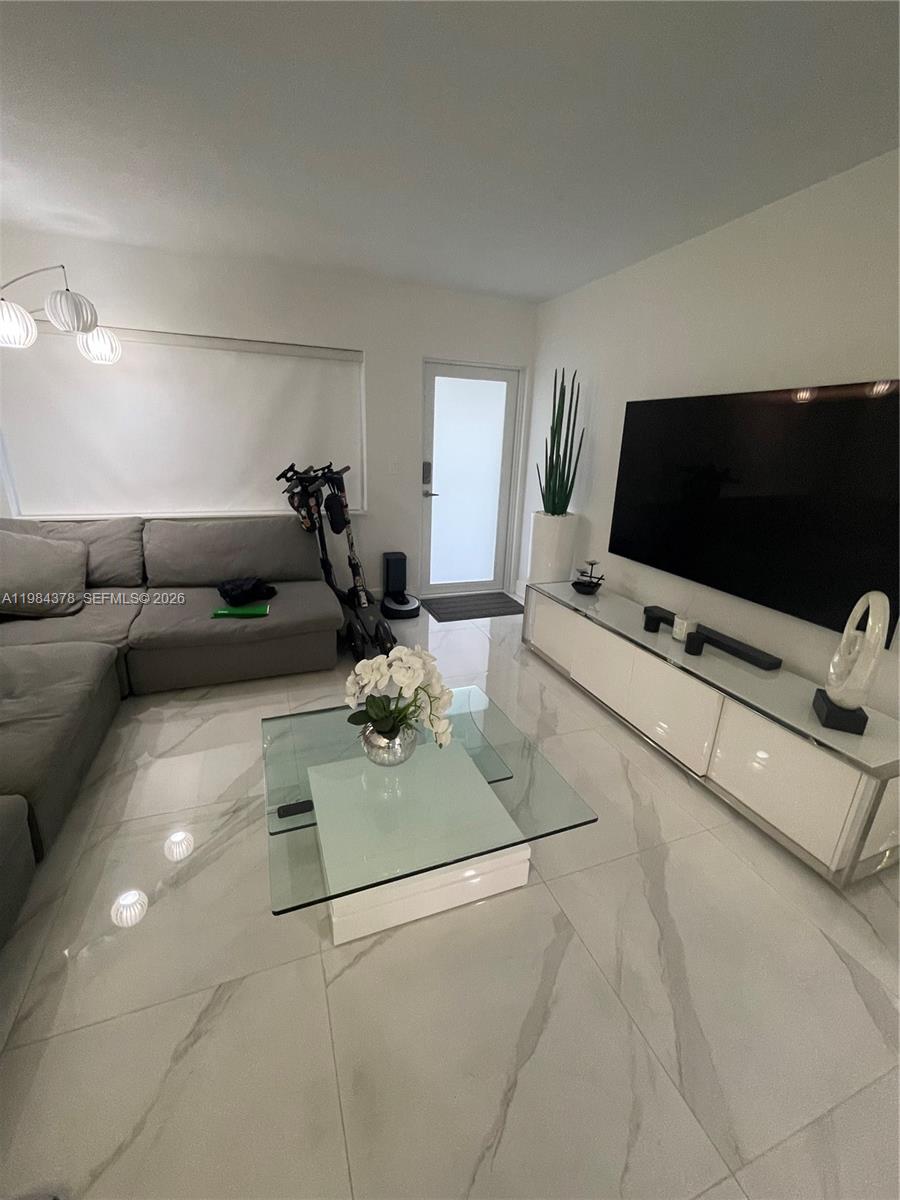 PLAZA CONDO - Residential