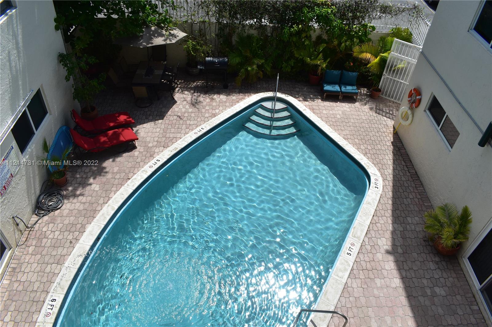 PALM VIEW SUB - Residential Lease