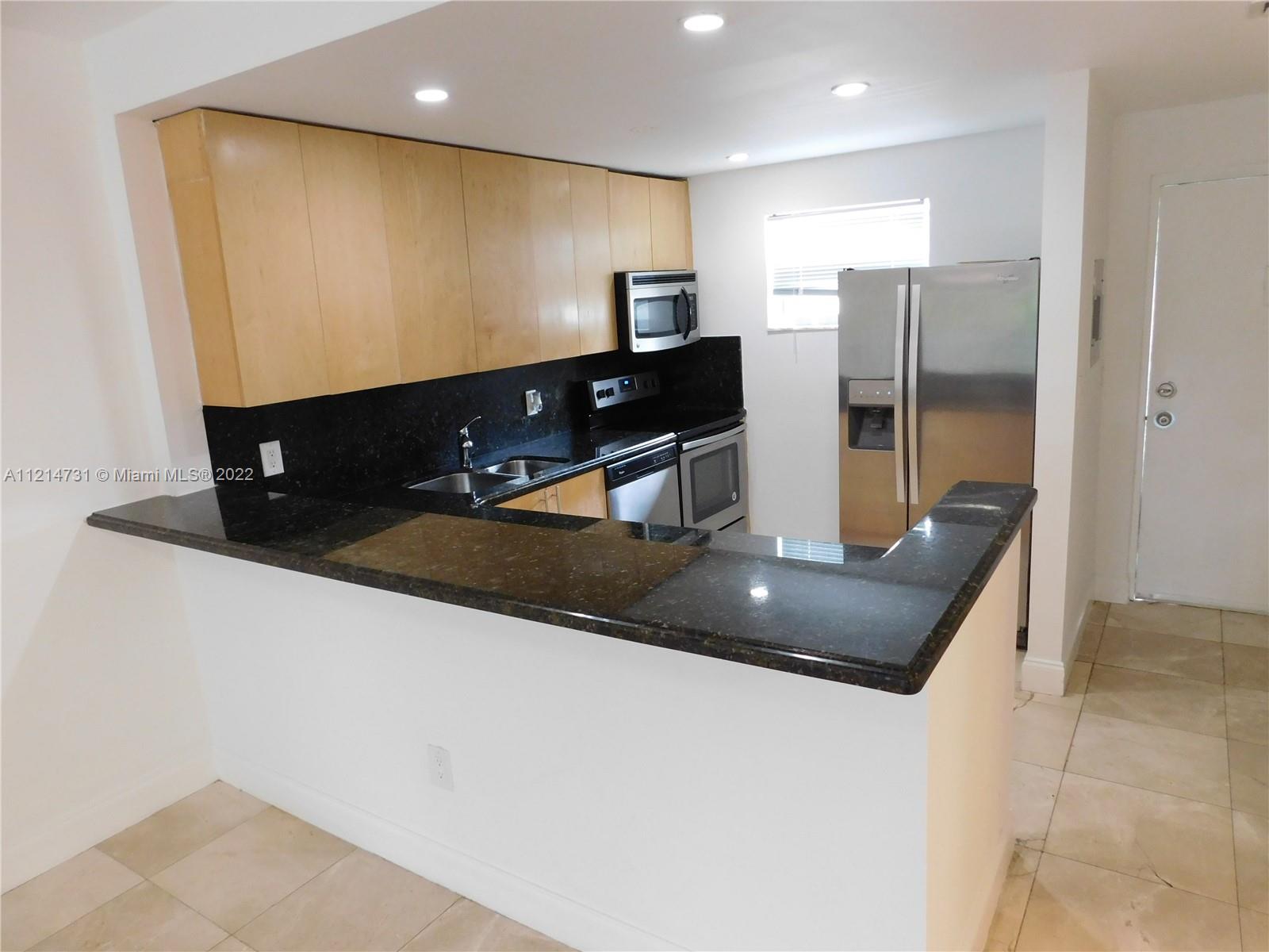 PALM VIEW SUB - Residential Lease