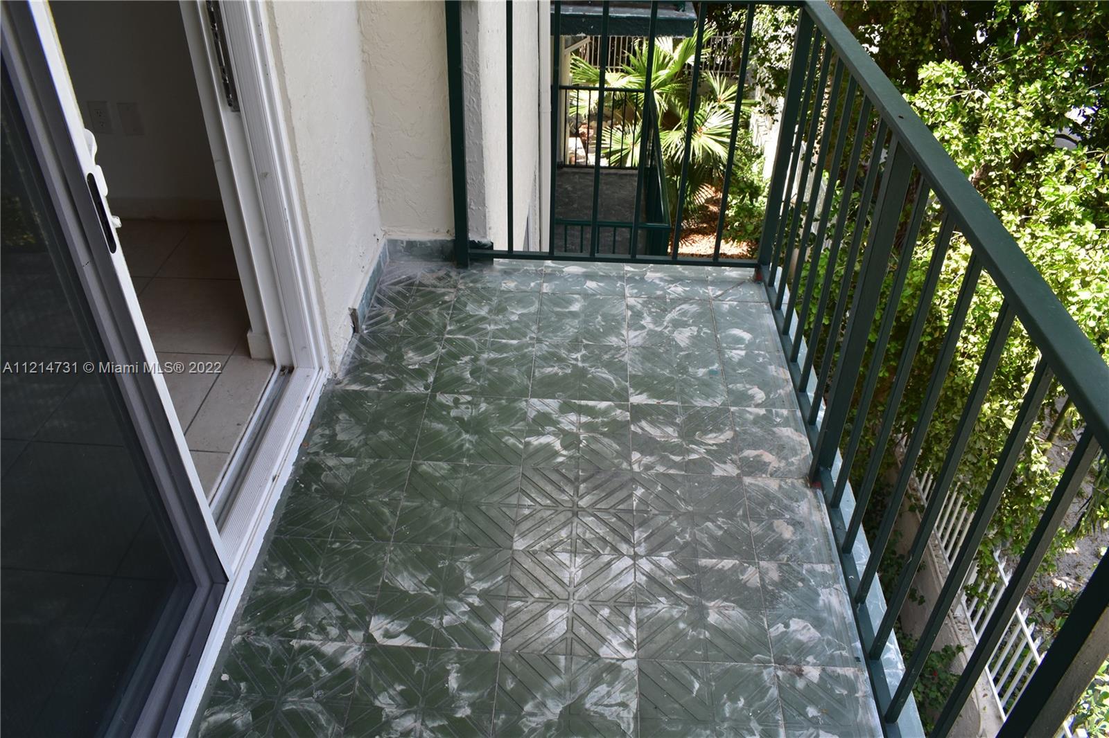 PALM VIEW SUB - Residential Lease