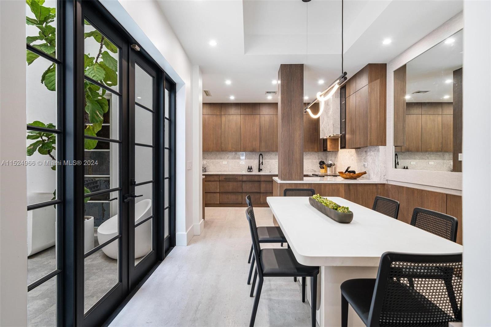 AQUA TOWNHOMES - Residential