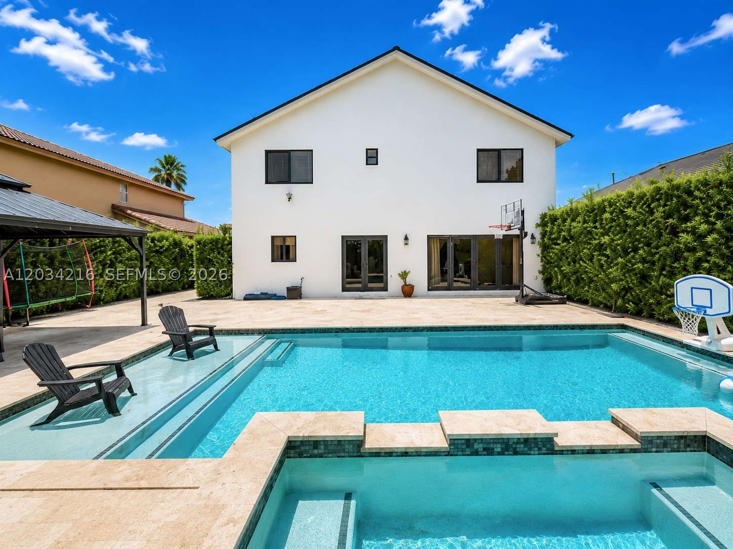 WEST ESPLANADE - Residential