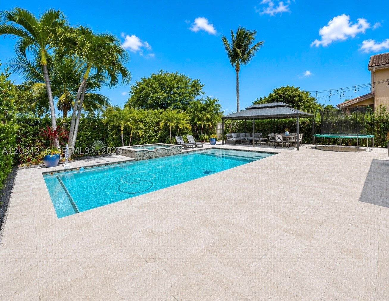 WEST ESPLANADE - Residential