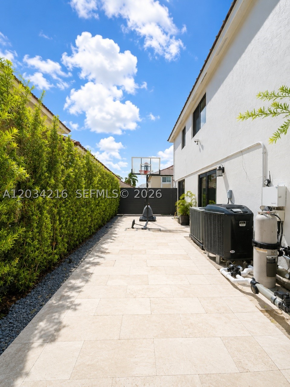 WEST ESPLANADE - Residential