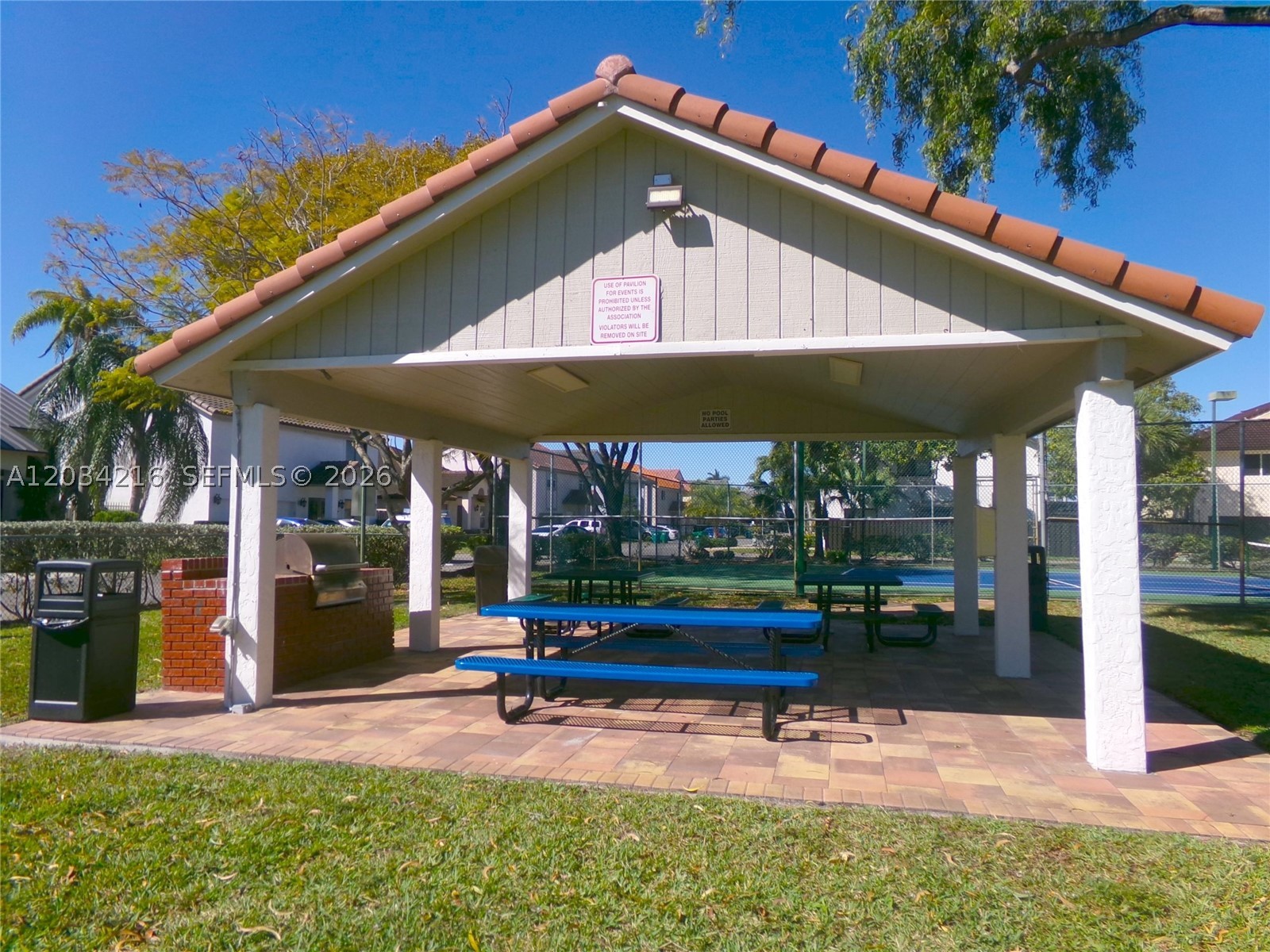 WEST ESPLANADE - Residential