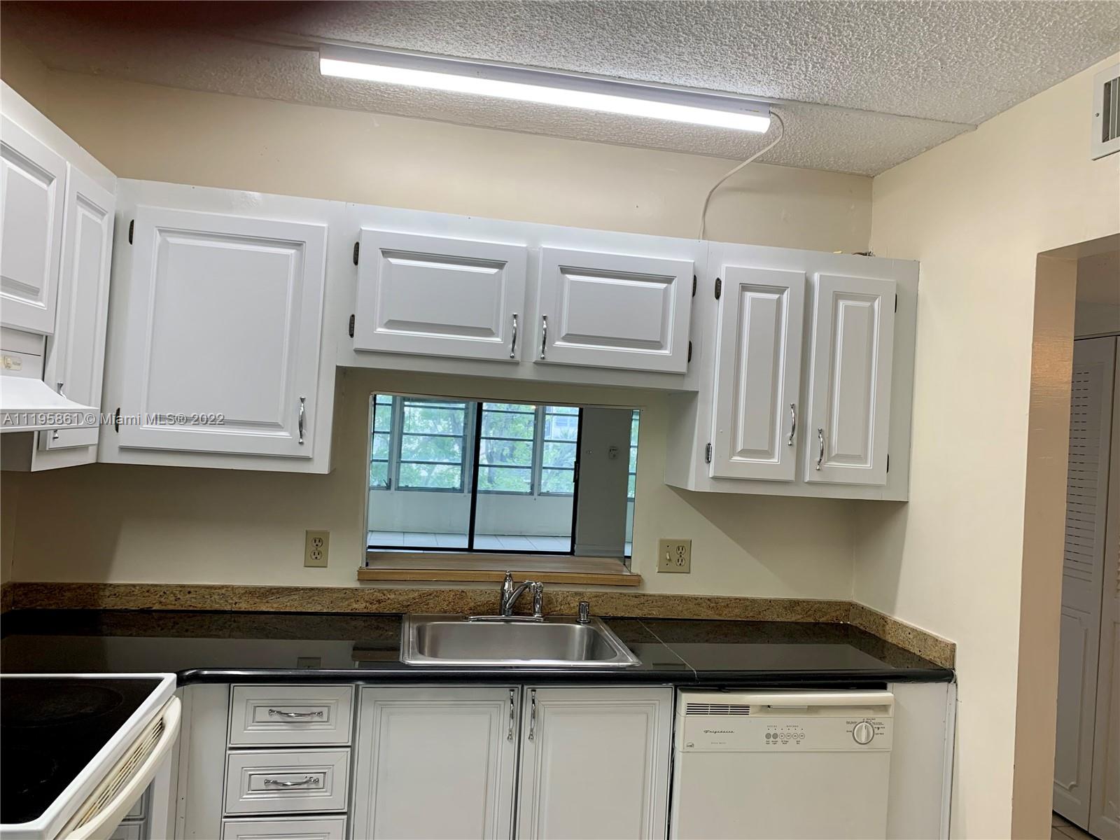 SOMERSET AT LAUDERDALE LA - Residential Lease
