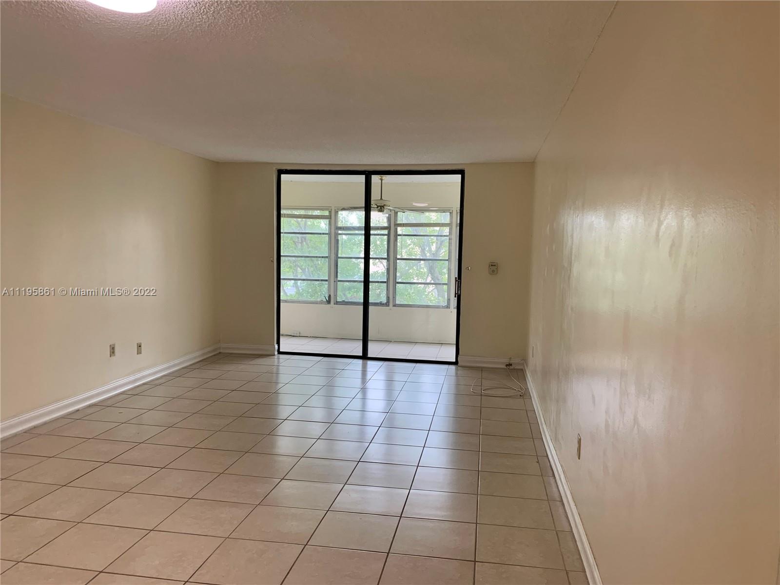 SOMERSET AT LAUDERDALE LA - Residential Lease