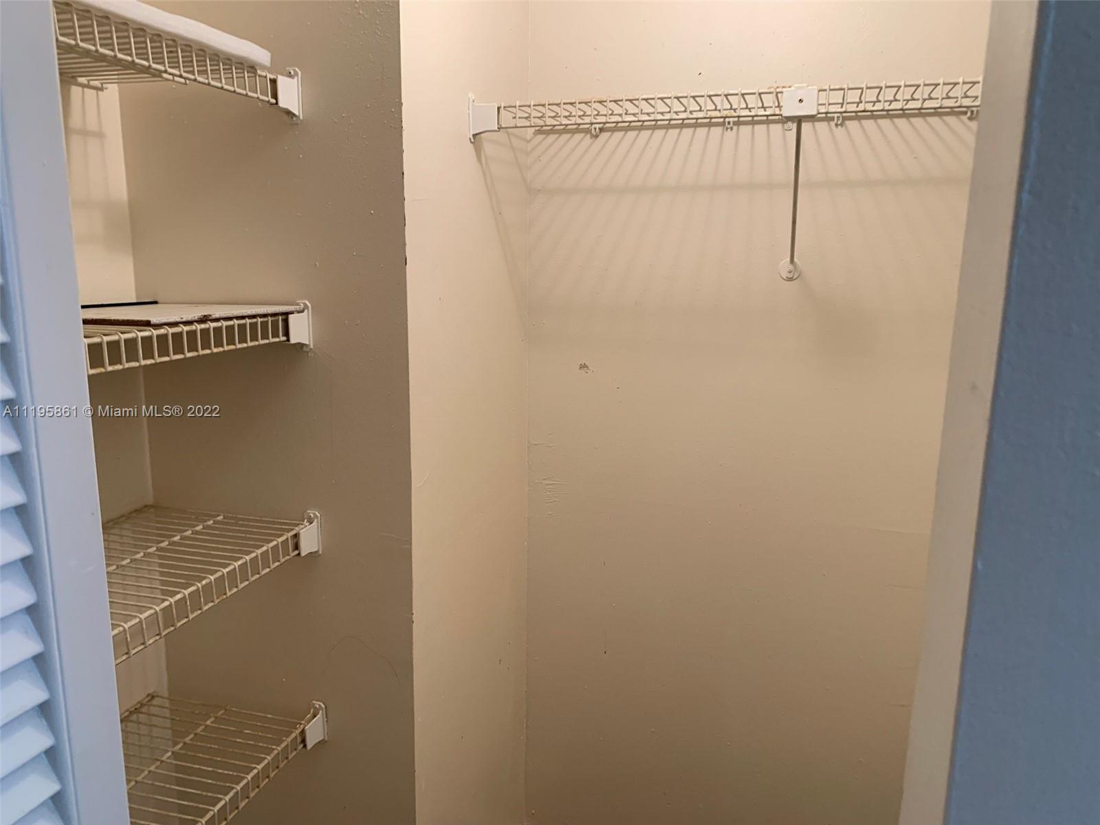 SOMERSET AT LAUDERDALE LA - Residential Lease