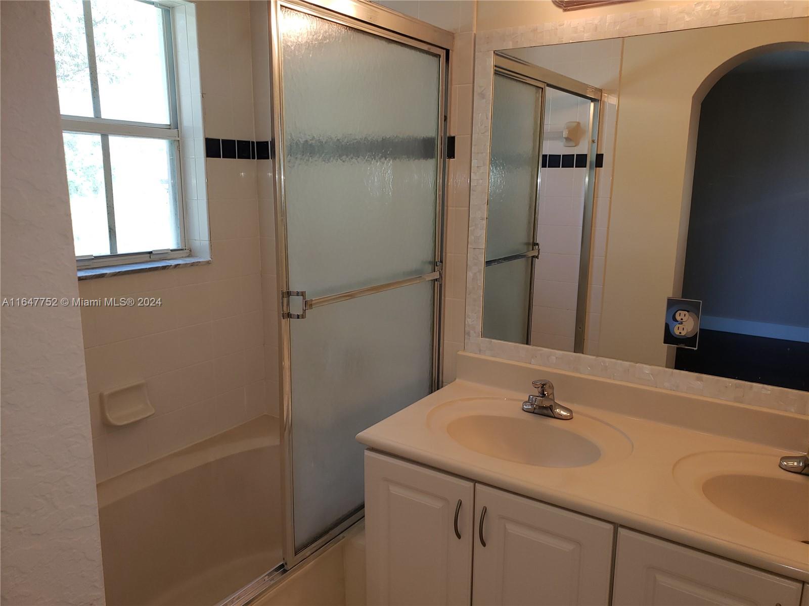 MELROSE POINT CONDO - Residential Lease